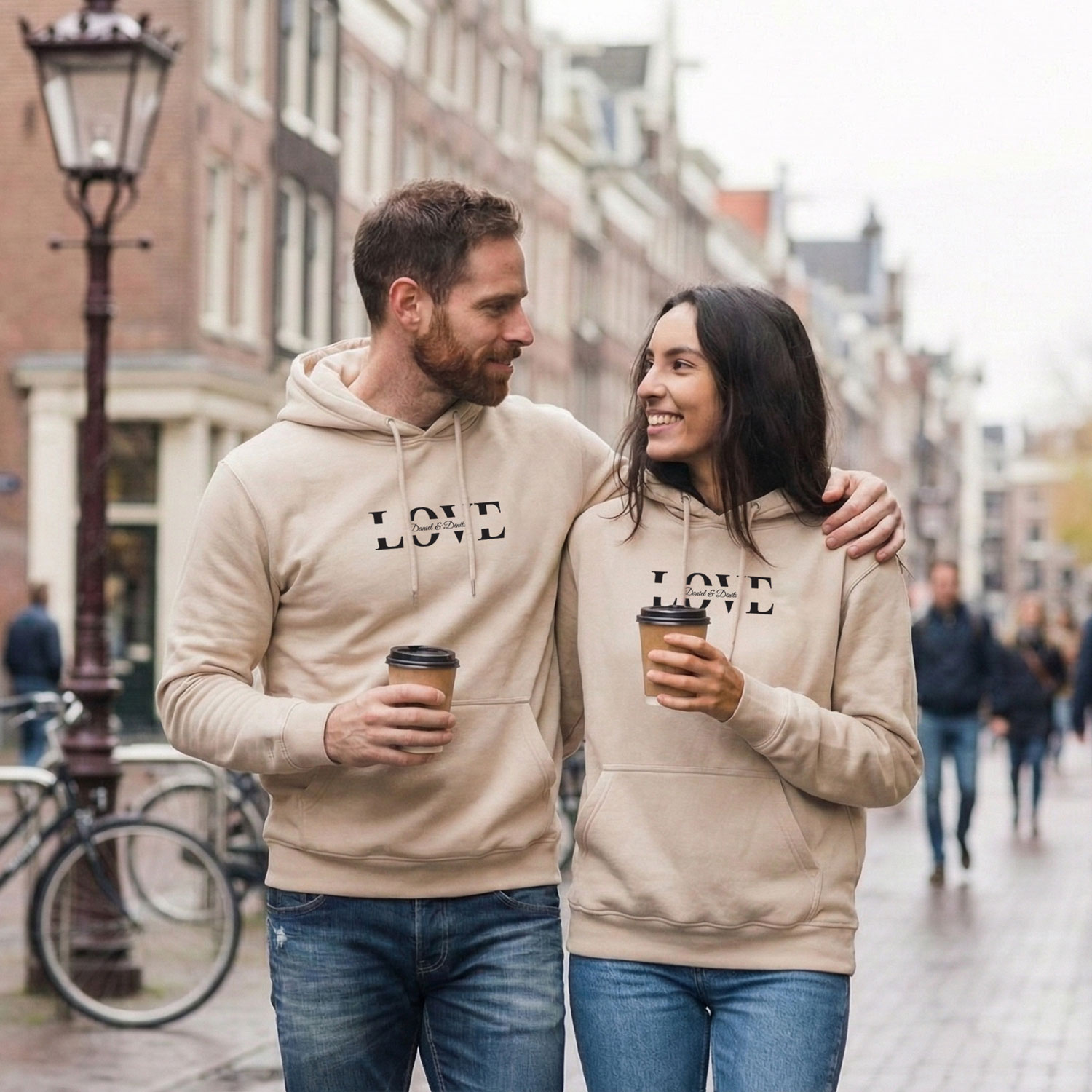 Персонализирани худита за двойки LOVE с имена